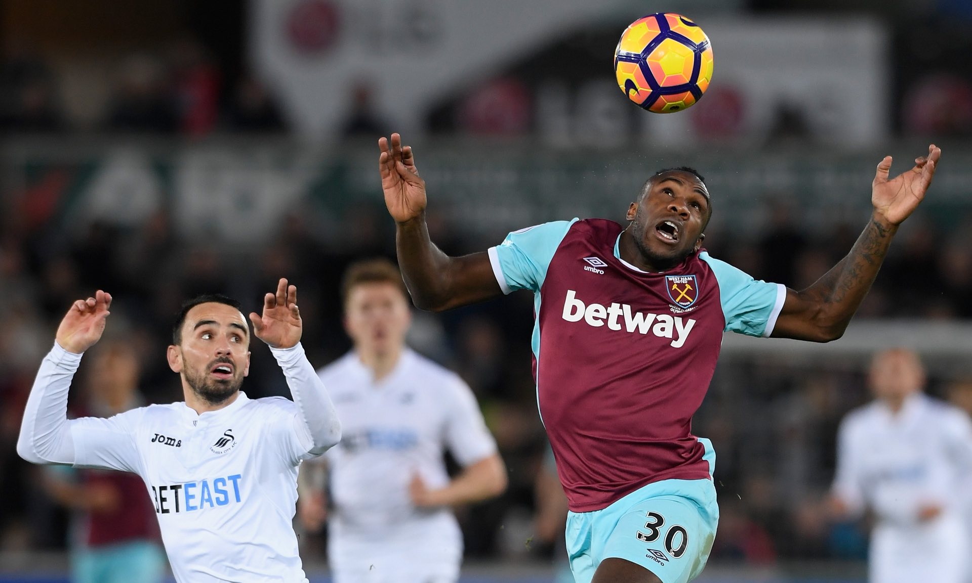 持续扩大 持续扩大